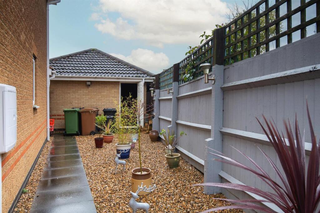House in Wellingborough - View 5