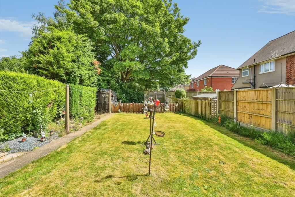 Meadow Close, Hucknall, Nottingham, Nottinghamshire, NG15 - View 2