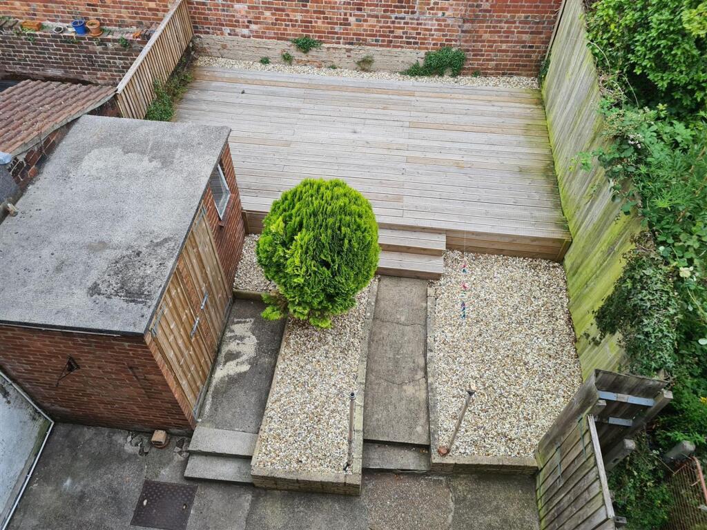 1 bedroom house share for rent