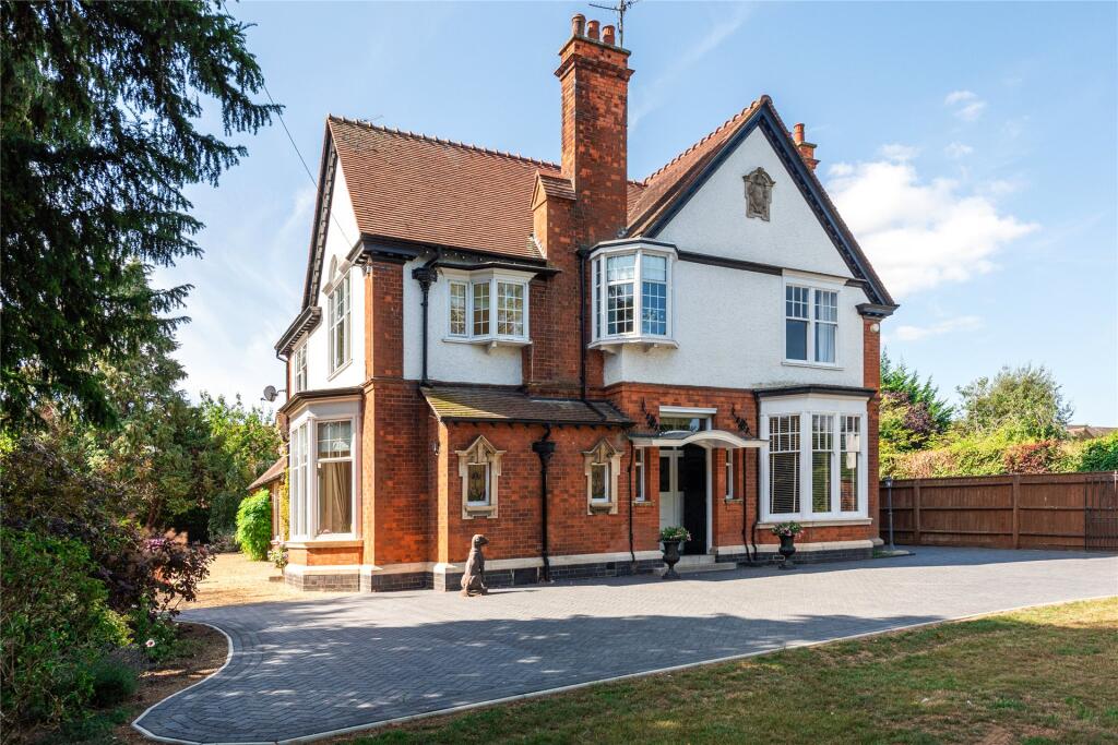 Main image of property: Wellingborough Road, Rushden, Northamptonshire, NN10