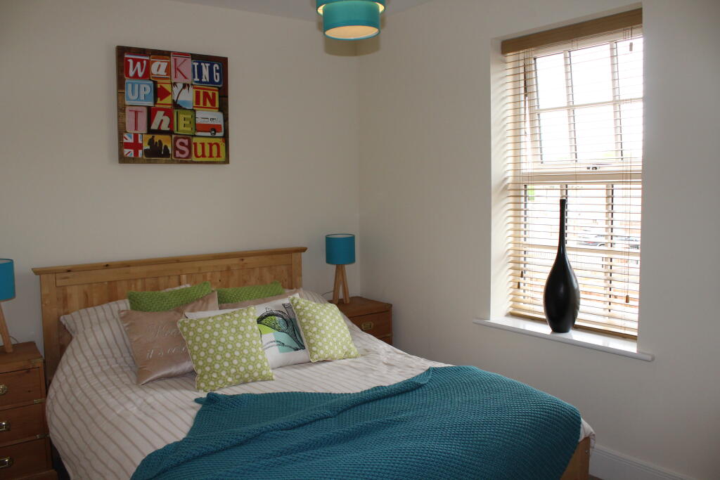 House in Hungerford, West Berkshire - More