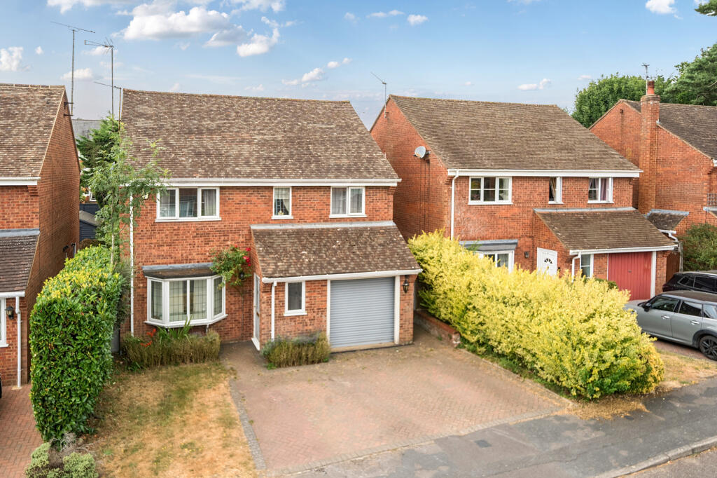 Main image of property: The Dell, Penn, HP10
