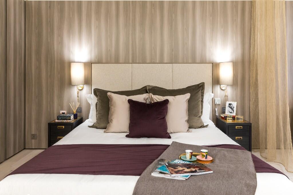 Main image of property: 120 Finchley Road, London, NW3 5JB