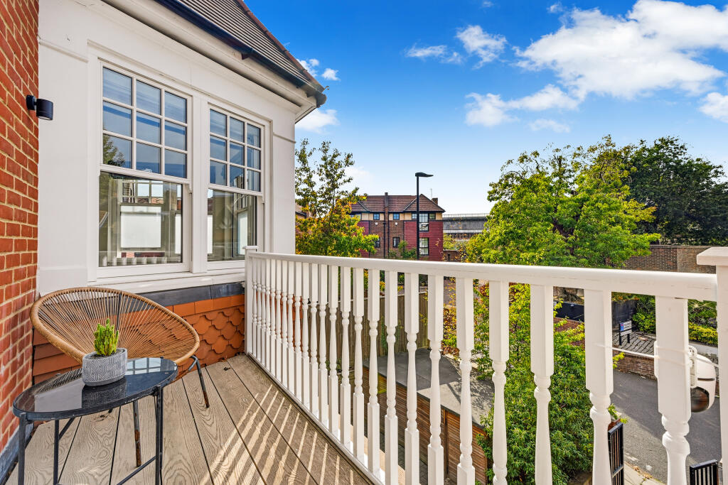 Apartment in London - View 3
