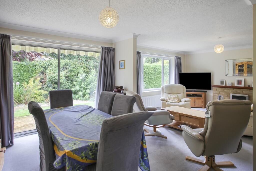 Dikler Close, Bourton-on-the-Water, Cheltenham, Gloucestershire. GL54 2PS photo 2