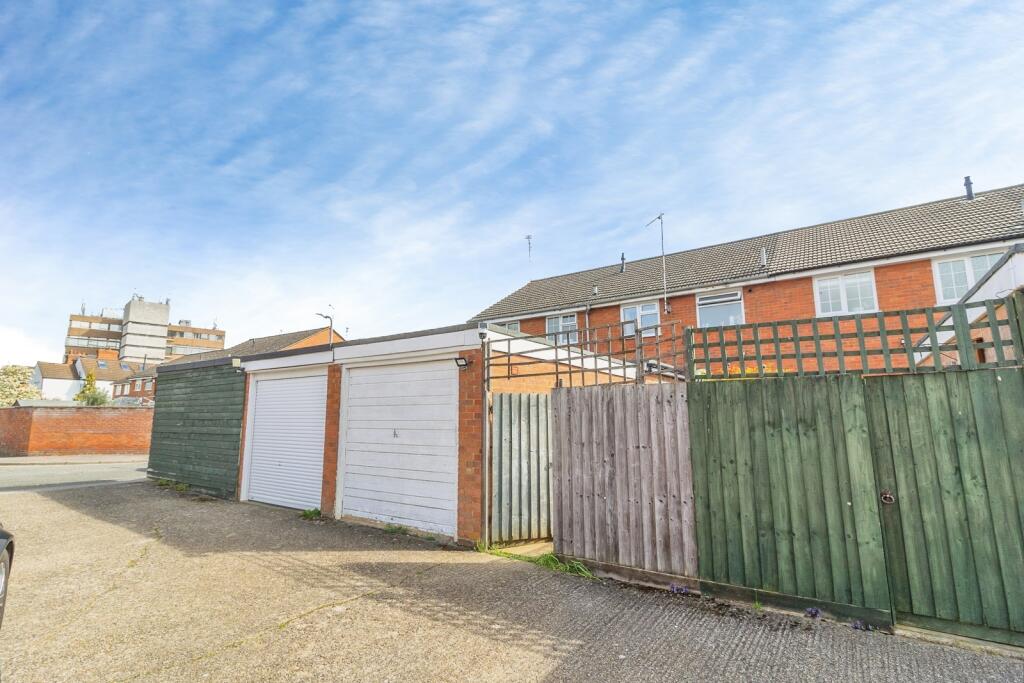 Main image of property: Stuart Close, Bletchley, Milton Keynes, Buckinghamshire, MK2