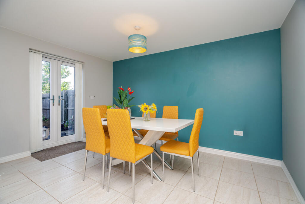 House in Luton - View 5