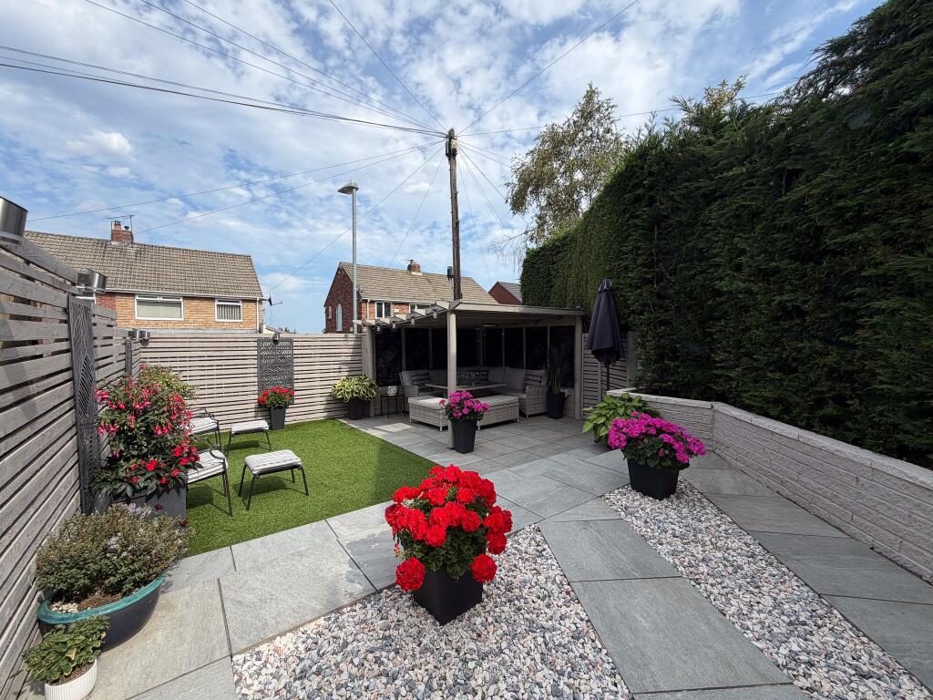 House in Newcastle upon Tyne - More