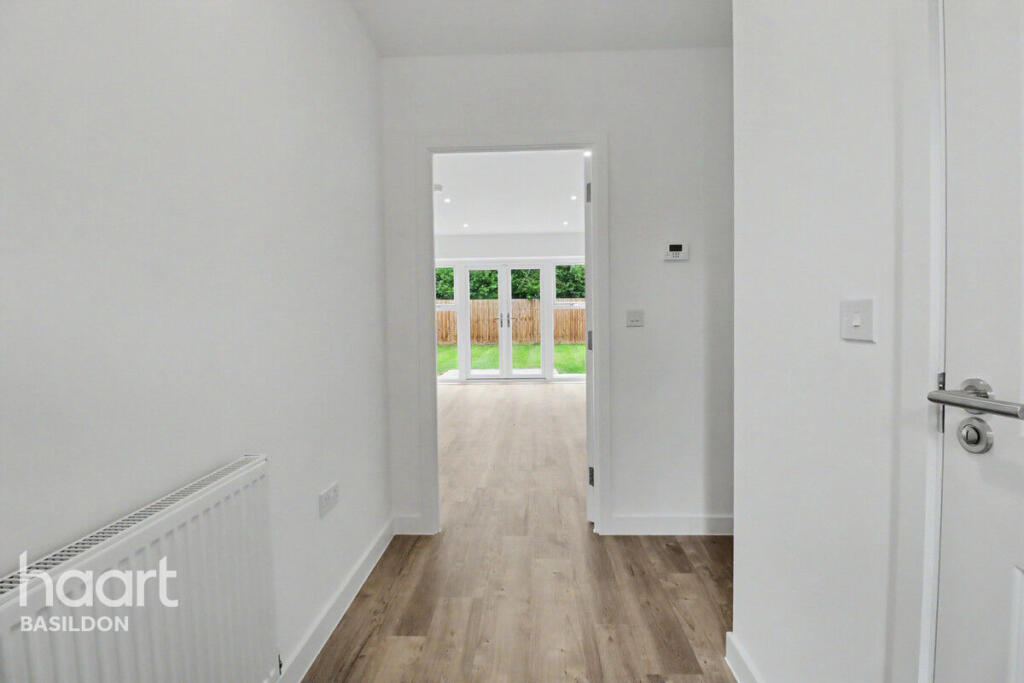 House in Basildon, Lee Chapel - More