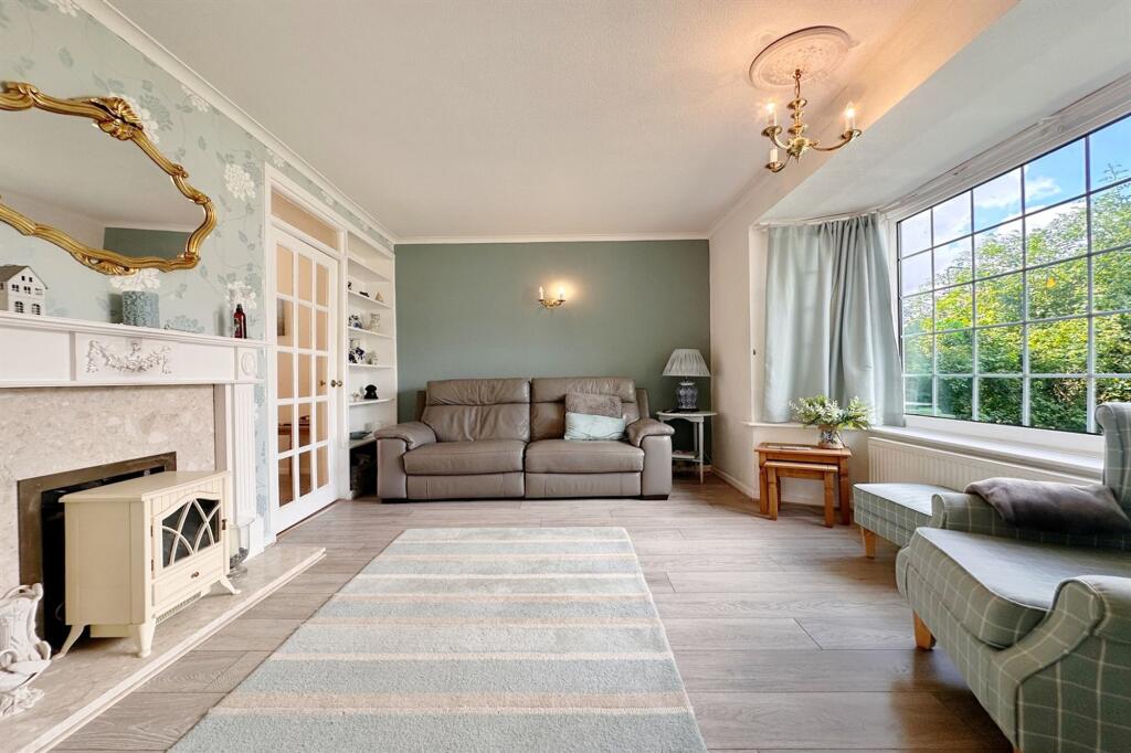 Windsor Close, Poynton, SK12 photo 3