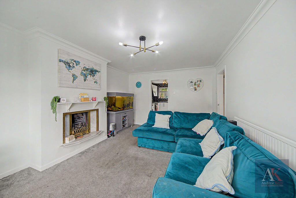 Egremont Road, Milnrow OL16 4ES photo 4