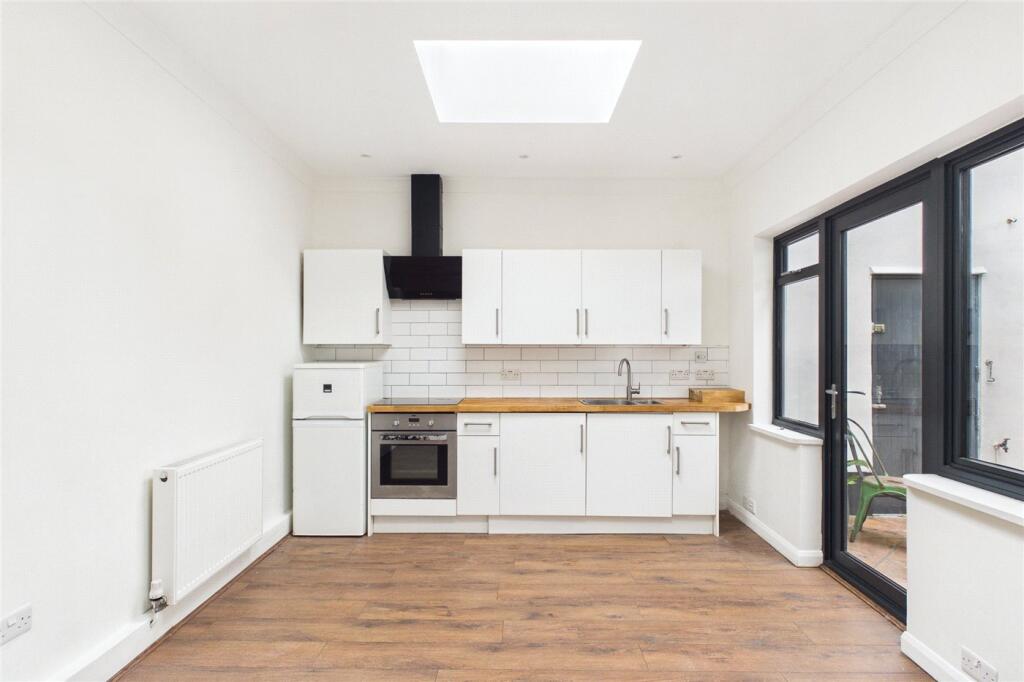 Apartment in London - More