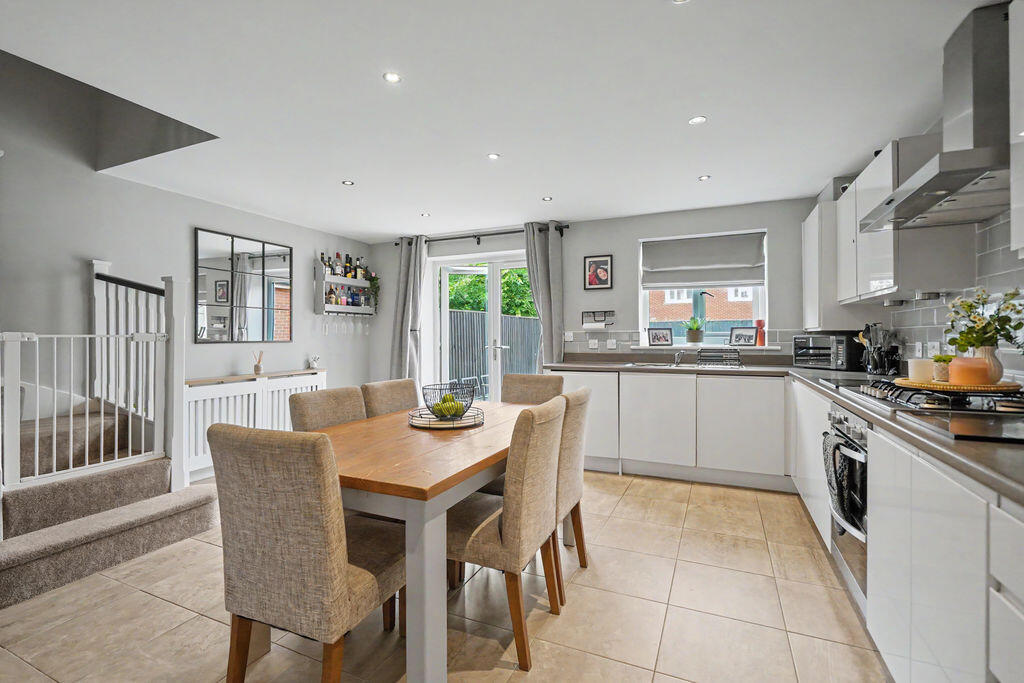 House in South Kesteven, Grantham - More