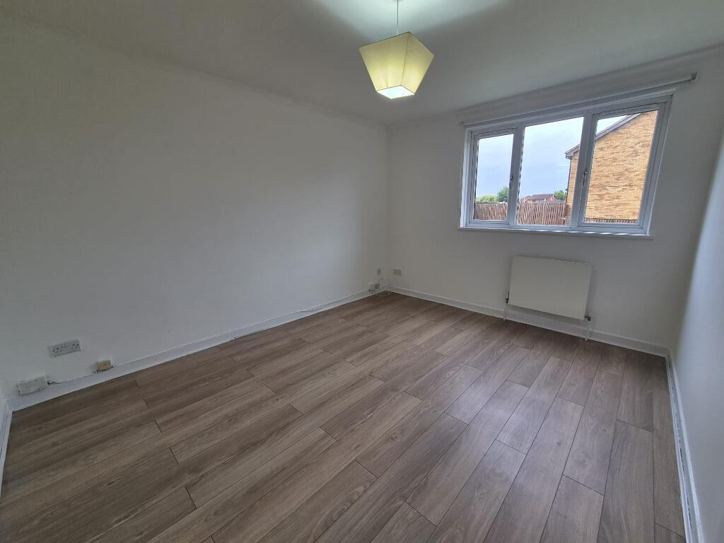 Apartment in Paisley - View 2