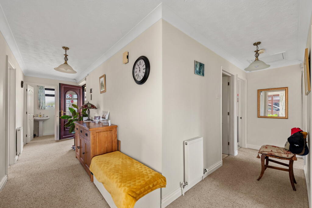 House in South Kesteven, Barkston - View 5