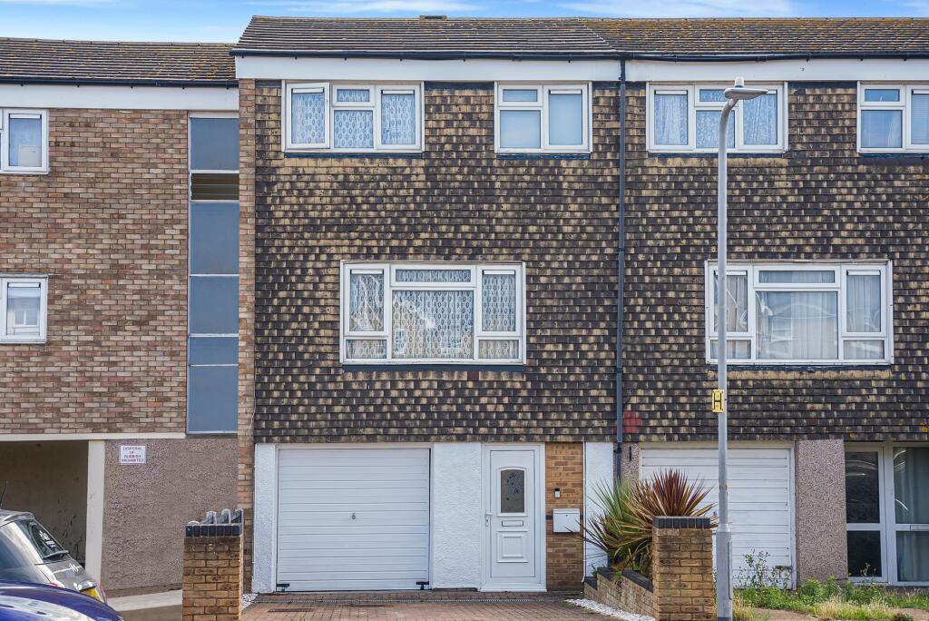 4-bed terraced on Stour Close, Shoeburyness, SS3, £320,000