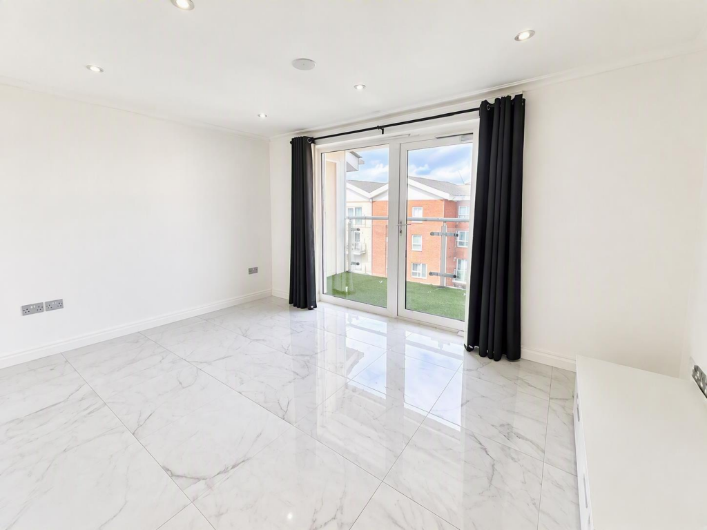 Apartment in Cardiff - View 4