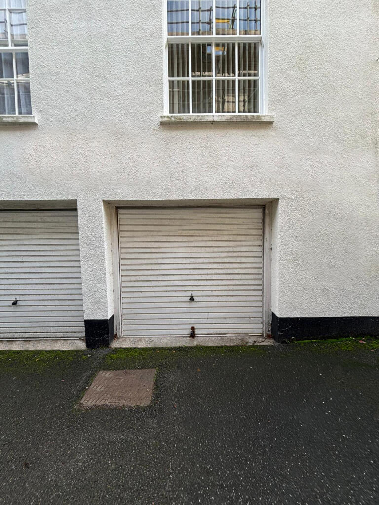 Garage Clifton Village - View 2