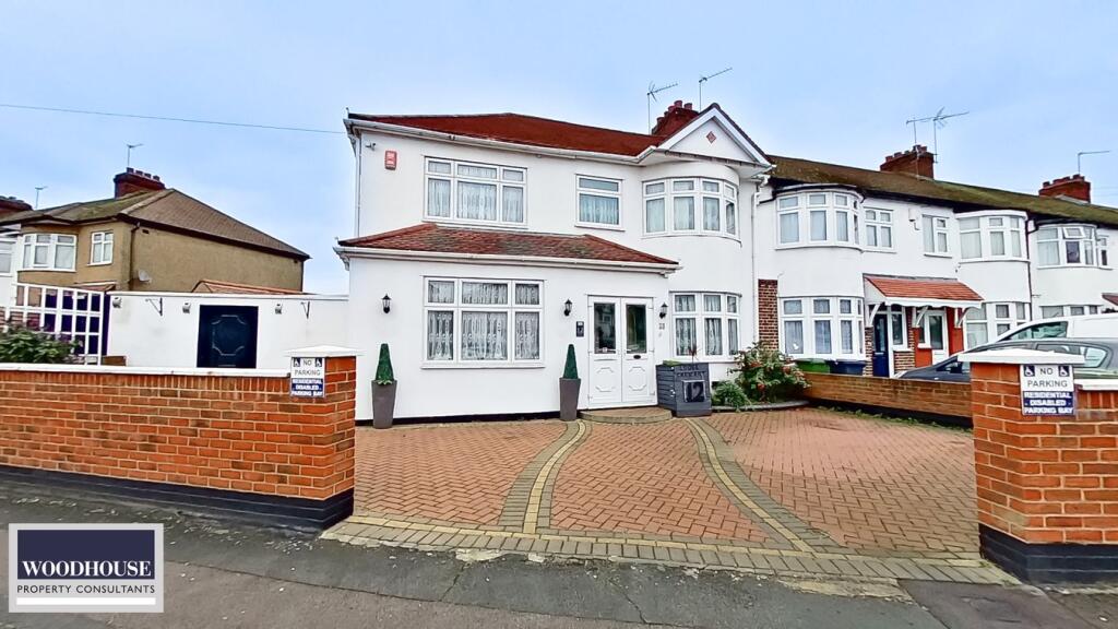 Main image of property: Lodge Crescent, Waltham Cross, EN8