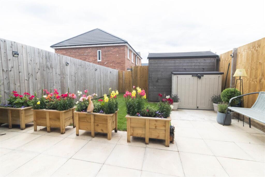 Doxford Crescent, North Shields photo 3