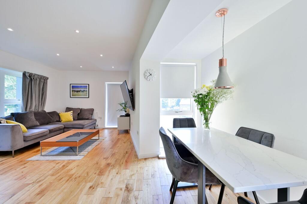 Apartment in London - View 5