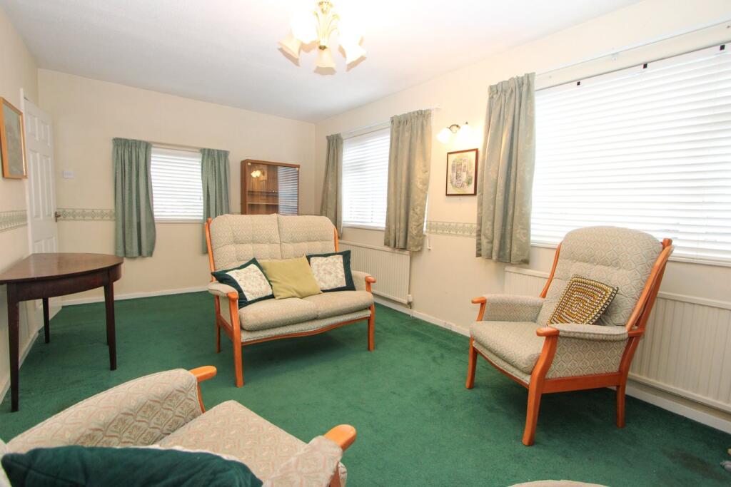 Sundridge Park, Yate, BS37 photo 3