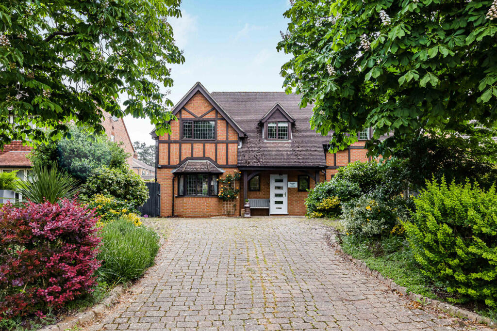 Main image of property: The Chestnuts, Abingdon, OX14