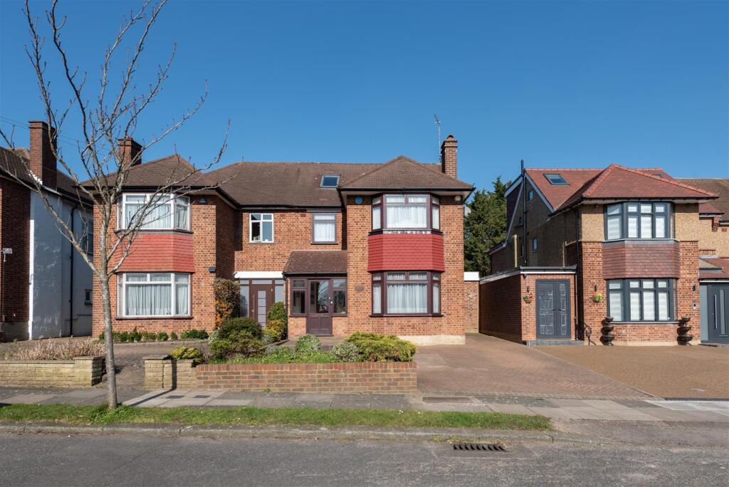 Main image of property: Sheringham Avenue, Oakwood, London, N14