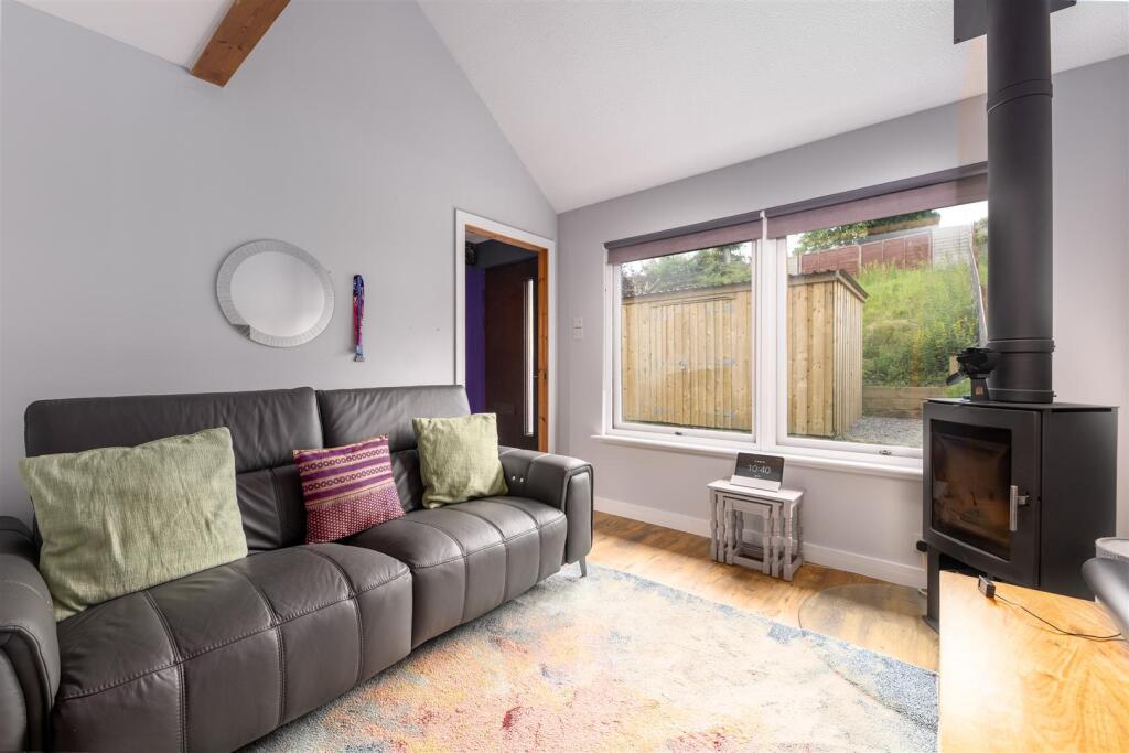 27 Muirtown Terrace, Inverness, IV3 8SA photo 2
