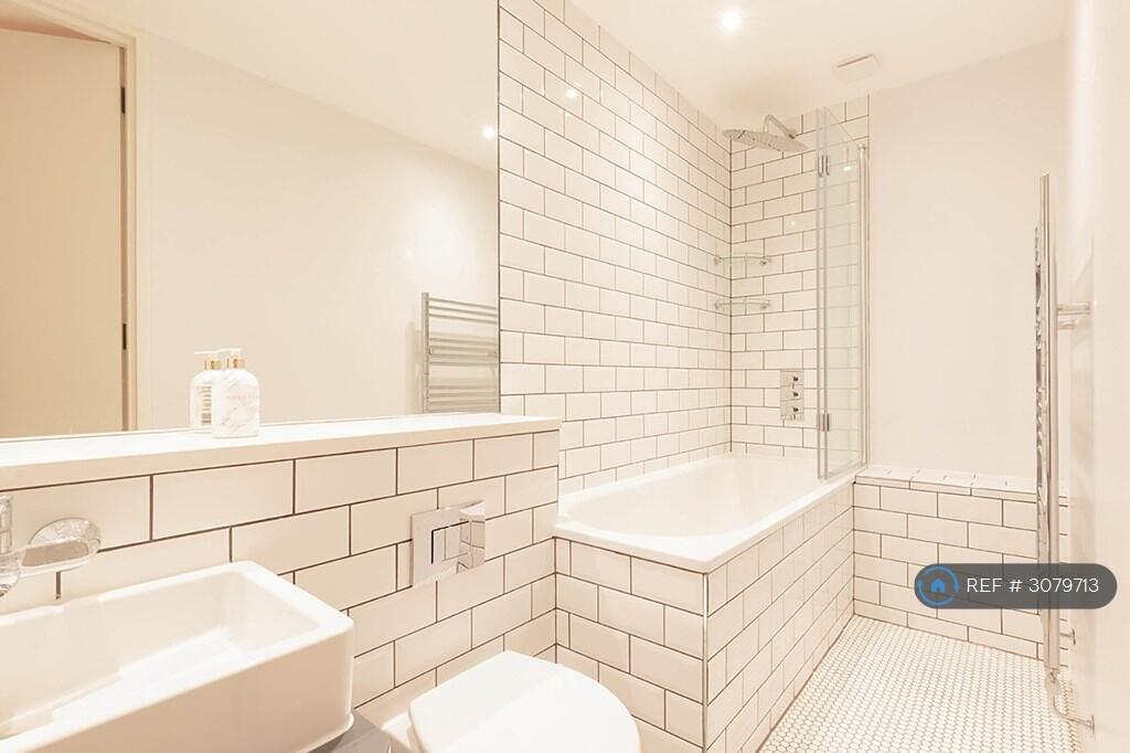 Apartment in London - More