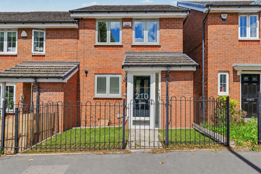 Main image of property: Lythalls Lane, Coventry, CV6