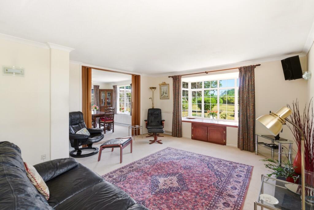 Holywell Road, Studham, Dunstable, Bedfordshire, LU6 photo 2