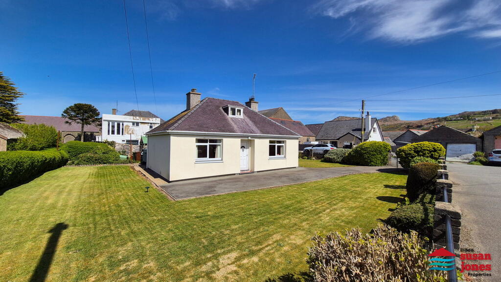 Main image of property: Ffordd Cae Rhyg, Nefyn, Pwllheli LL53