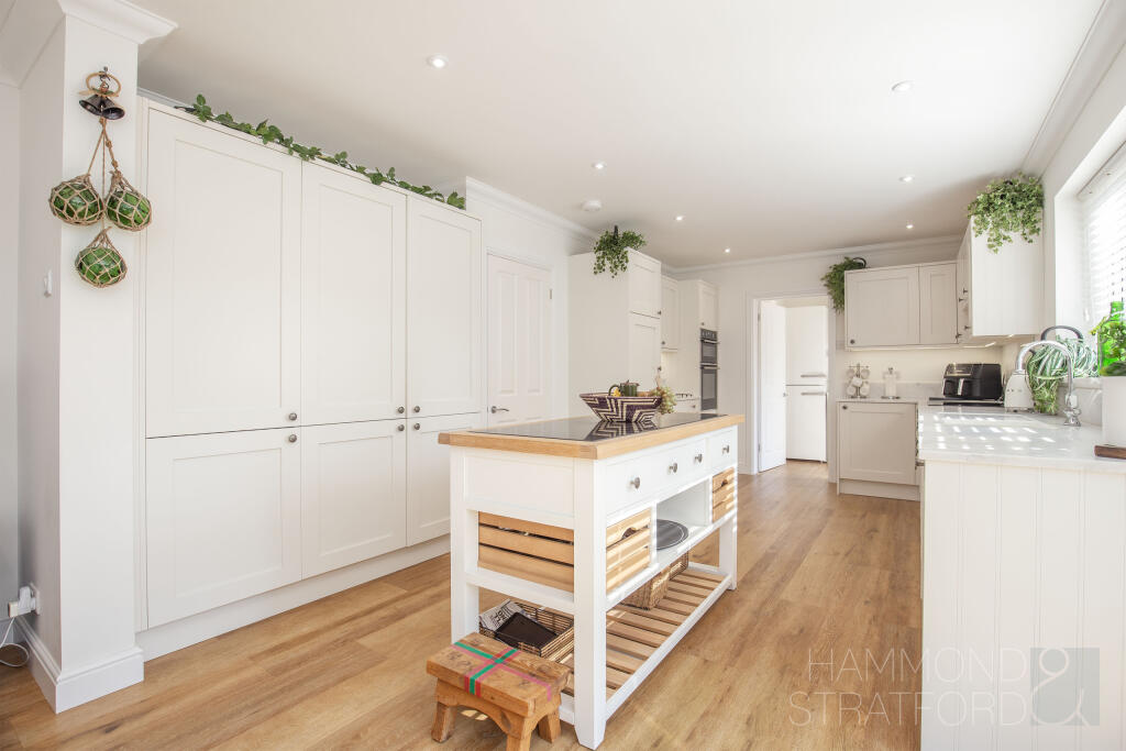 Oaklands Drive, Cringleford photo 3