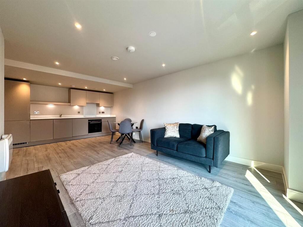 Apartment in Birmingham, Jewellery Quarter - View 2