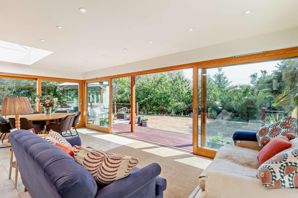 House in Guildford - View 4