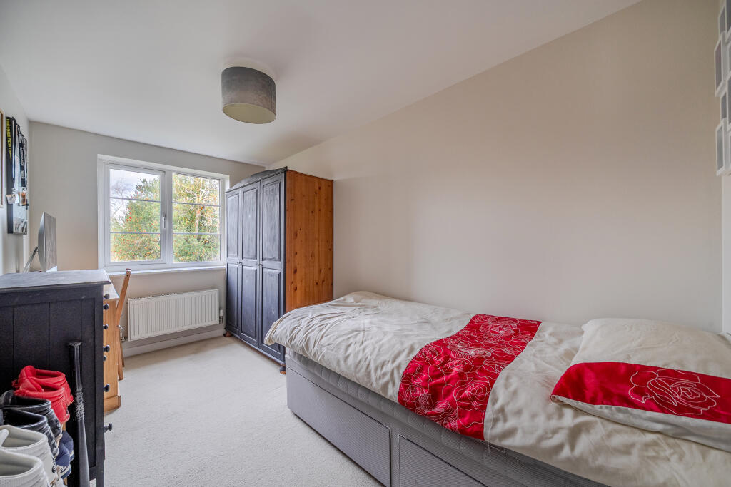 17 Merlin Way, Bracknell - View 6