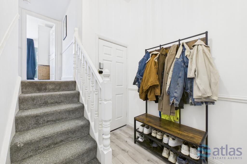 Apartment in Liverpool, Aigburth - More