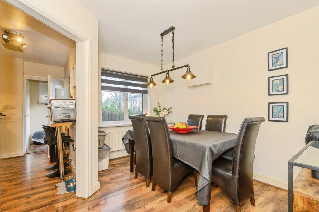 Willow Bank, Huddersfield, HD2 photo 3
