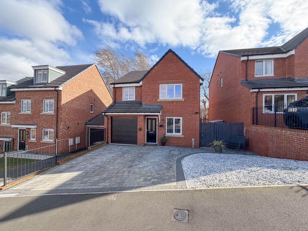 4-bed detached on Elm Road, High View, Blaydon-on-Tyne, £300,000