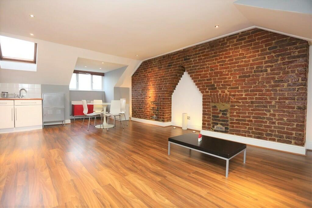 2-bed flat on Portland Road, Hove, BN3 5DN, £280,000