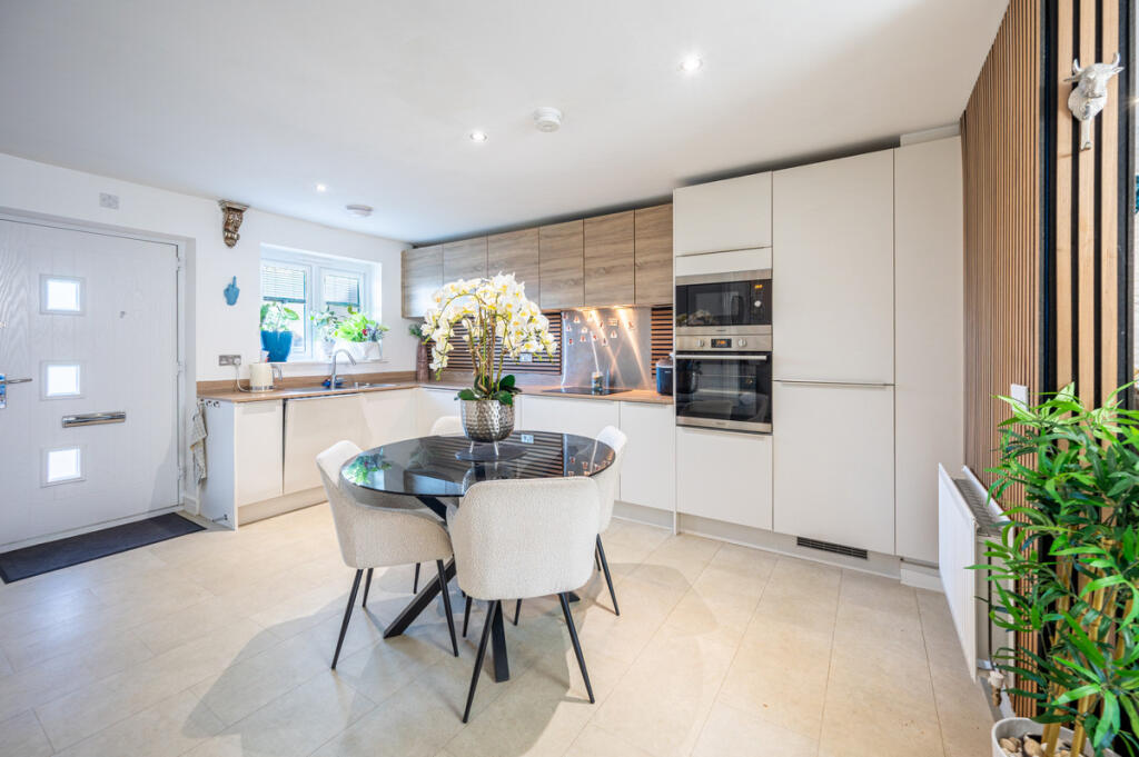 Shott Drive, Glasgow, G72 photo 4