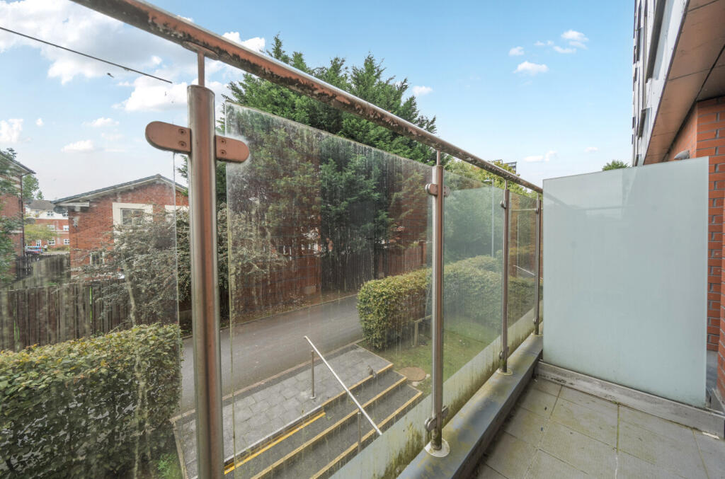 House in Salford, Greater Manchester - View 5