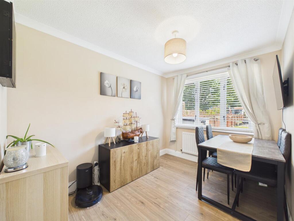 House in Elderslie, Lounsdale - View 5