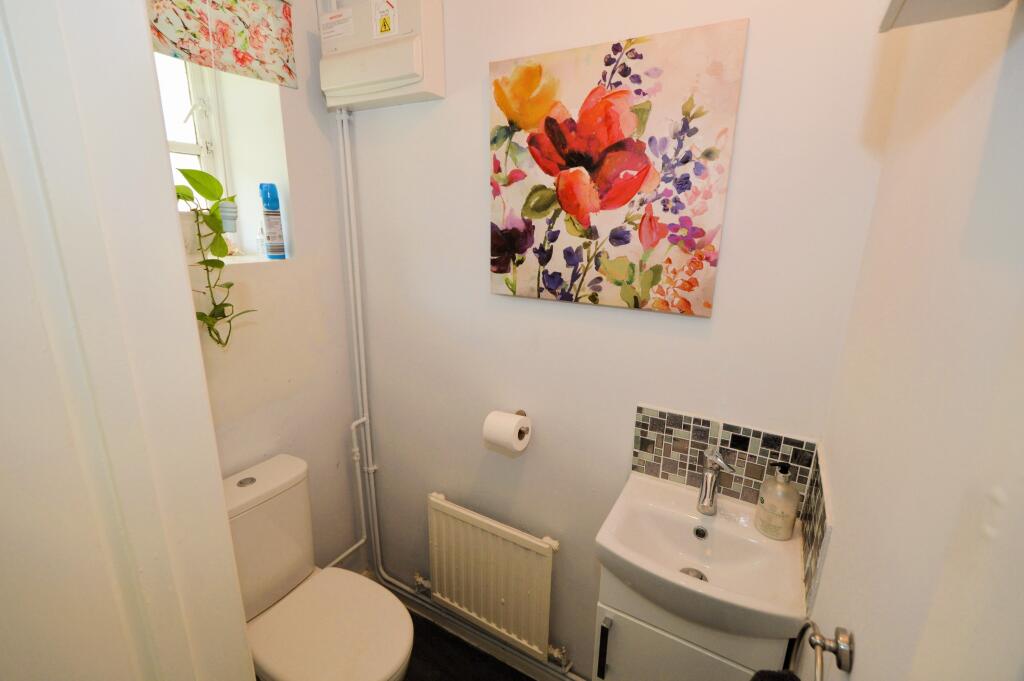 Kemp Court, Bagshot photo 3