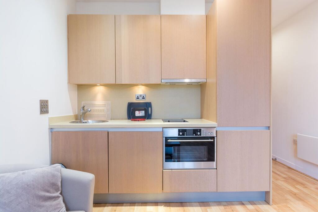 Apartment in London - View 4