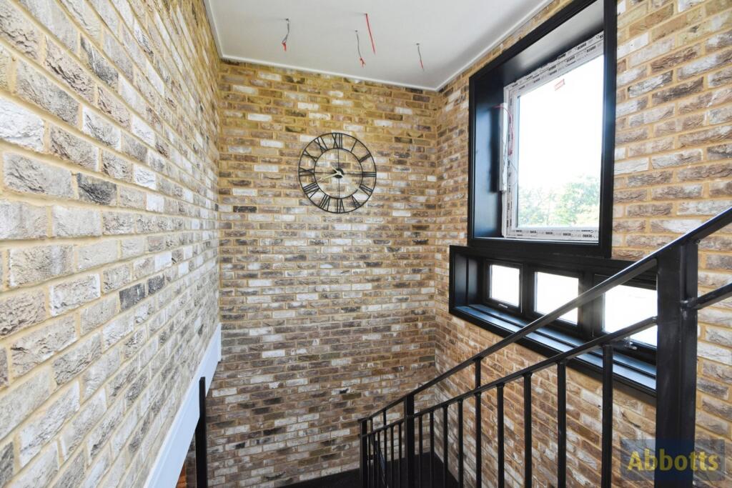 Apartment in Southend-on-Sea - View 4