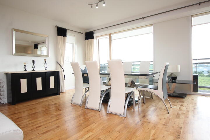 Apartment in Glasgow - View 3