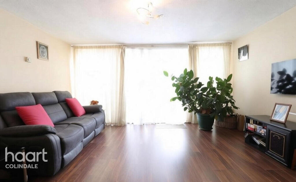 House in London, Grahame Park, Colindale - View 4