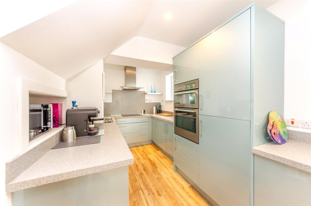 Ael Y Bryn, Bangor, Gwynedd, LL57 photo 4